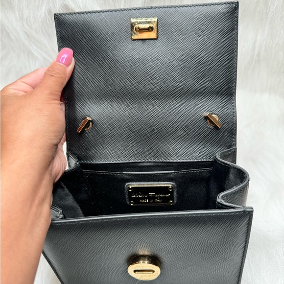 ๐ฅ SOLD Ferragamo Mini crossbody bag - Picture 7 of 12